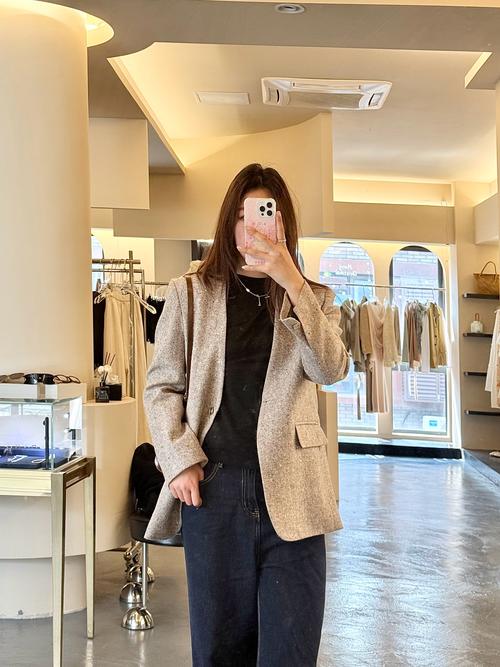 高个子女生穿衣搭配图_10件必备显高单