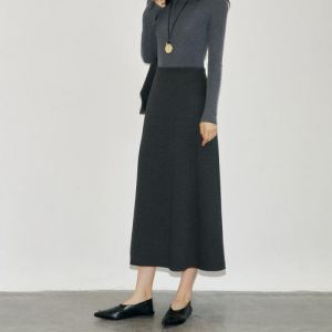 灰色包臀裙配什么外套_百搭时尚，百变风格！