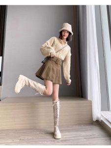 冬季百褶短裙搭配什么上衣_毛衣百褶裙冬季搭配，时尚又保暖