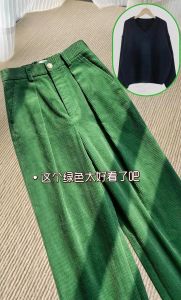绿色毛衣发配黑色直筒裤可以吗_绿毛衣配黑裤，时尚百搭又实用