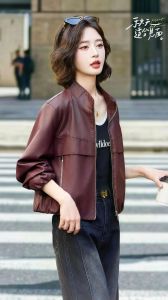 短装皮衣怎样搭配_百搭时尚，显瘦显高显个性