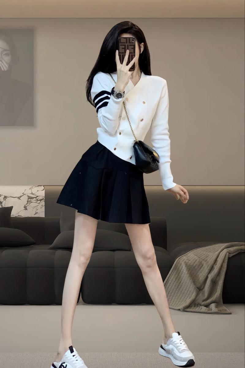 40岁女人穿百褶裙好看吗_显瘦质感搭配