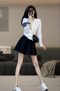 40岁女人穿百褶裙好看吗_显瘦质感搭配