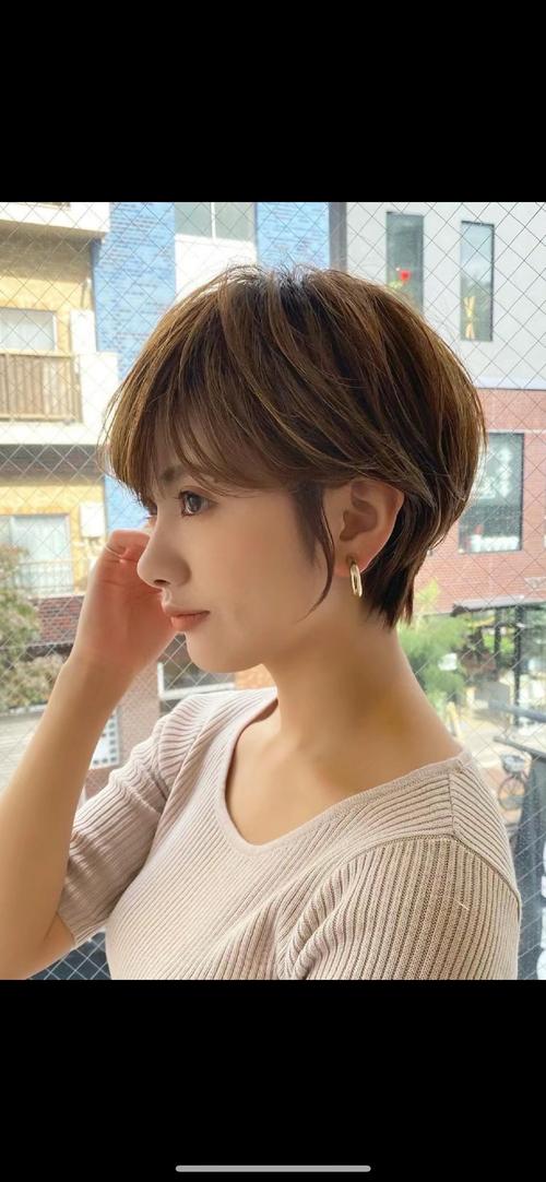 女后脑平适合发型图片_后脑勺扁,发型补救小技巧 女后脑平适合发型图片_后脑勺扁,发型补救小技巧