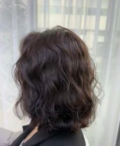 最新烫发发型中短发_烫发造型推荐，适合中短发女性！