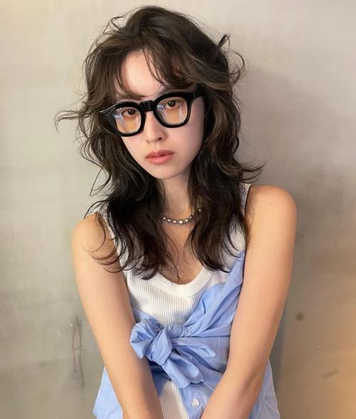 层次烫发发型图片女_自然浪漫,多风格适配 层次烫发发型图片女_自然浪漫,多风格适配