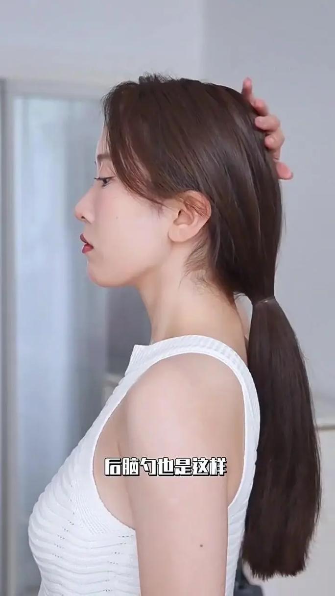 韩系低马尾怎么扎图解_学扎韩系低马尾,甜美优雅轻松搞定! 韩系低马尾怎么扎图解_学扎韩系低马尾,甜美优雅轻松搞定!