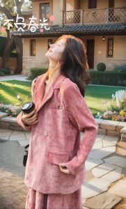 粉色套装裙配什么外套_粉色套装裙搭配外套，风格多变显气质